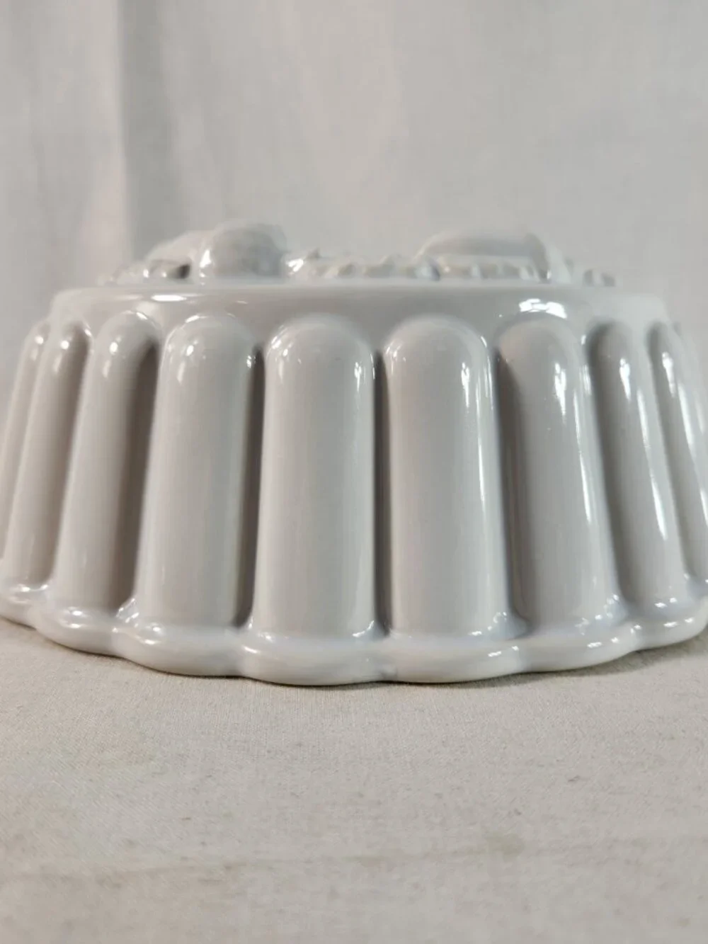 Williams Sonoma White Ceramic Acorn Cranberry Mold Pan Very Good Cond. Fast Ship